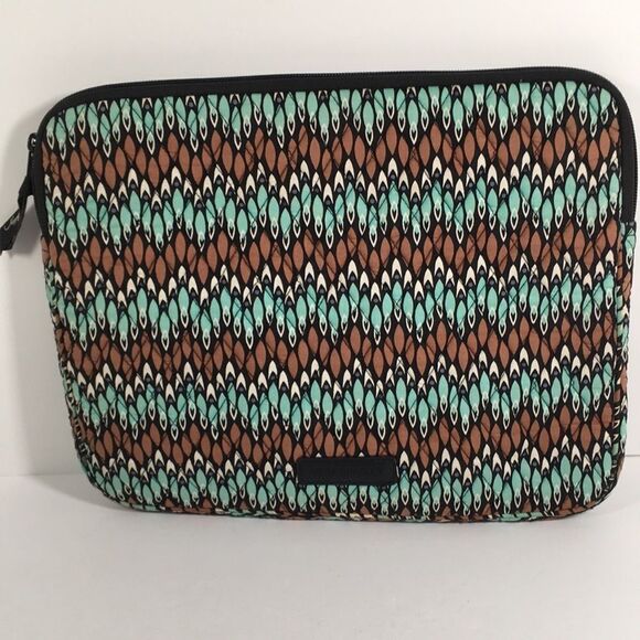 Vera Bradley Retired Pattern Sierra Stream Quilted Laptop Sleeve - Picture 1 of 11